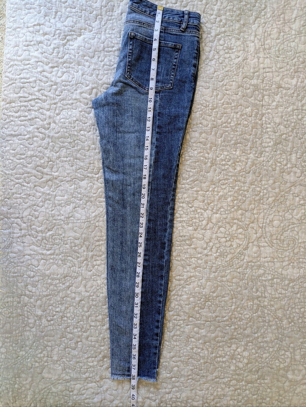2/$10 Joe Fresh Light-Medium Blue Medium-Rise Skinny Jeans - Picture 4 of 15